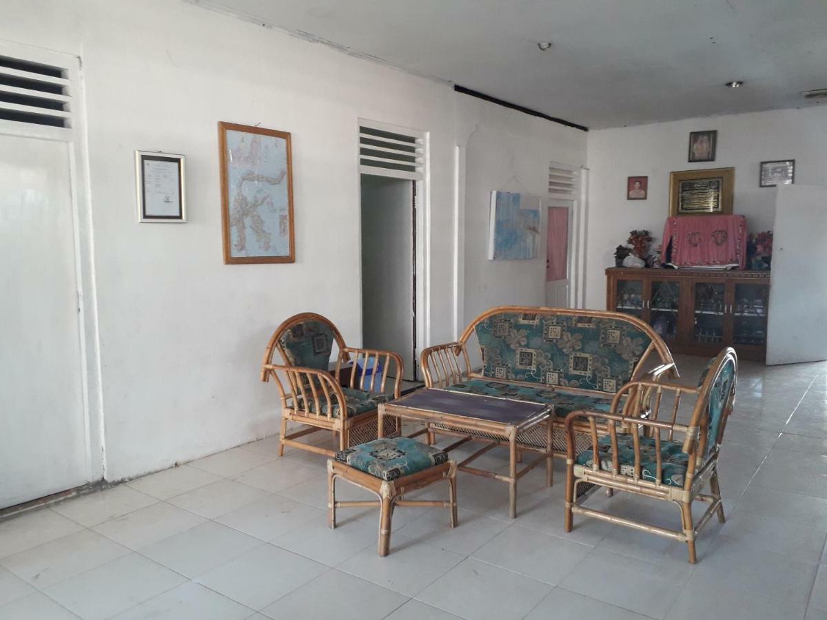 Harry & Mimin Homestay Горонтало Экстерьер фото